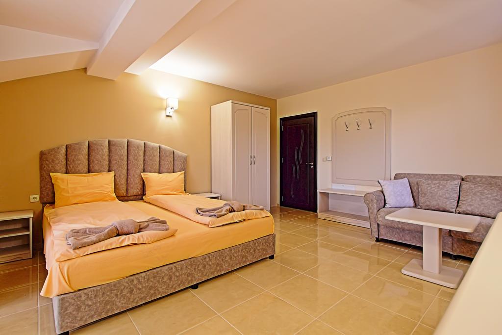 Hotel White House à Ognyanovo  Extérieur photo